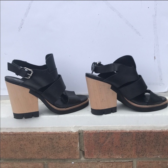 Strategia leather sandals, size 6. - Picture 5 of 8